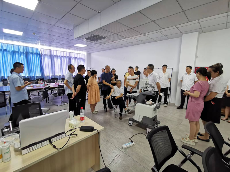 綿陽市、江油市醫(yī)療領航者蒞臨我司，共繪健康未來新篇章！2.jpg