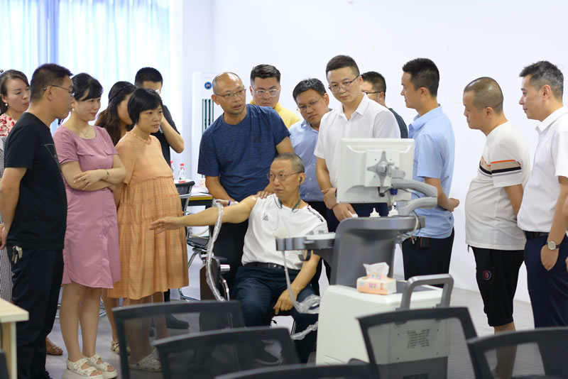 綿陽市、江油市醫(yī)療領航者蒞臨我司，共繪健康未來新篇章！3.jpg