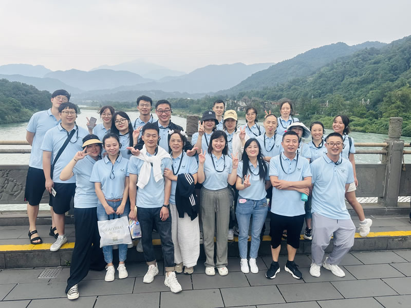 綿陽市先鋒醫(yī)療器械有限公司團建之旅：共赴都江堰，凝聚先鋒之魂3.jpg